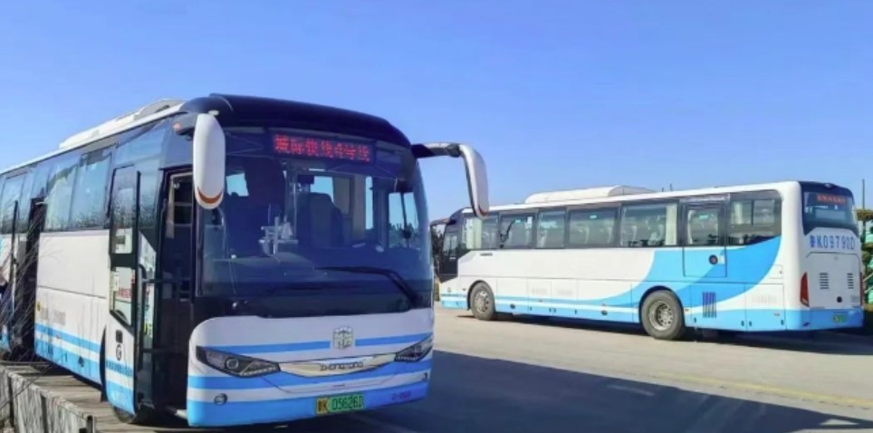 乘坐城際4號線，打卡布魯維斯、那香海、海草部落，連線貓頭山、火炬八街。